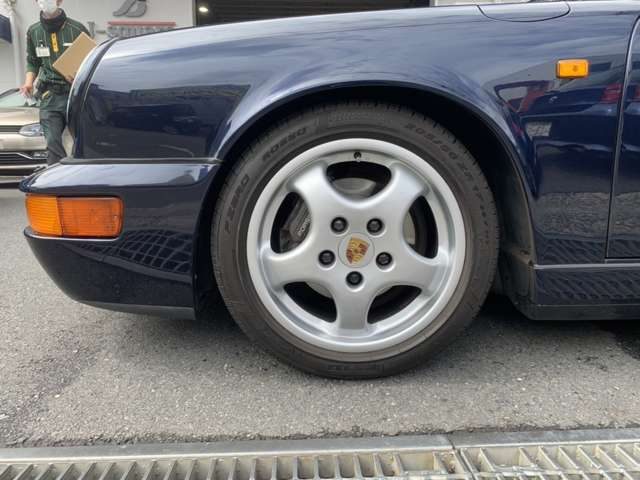 1992 Porsche 911 Carrera 2 — Photo 3 / 13