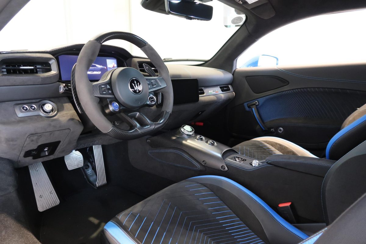 2023 Maserati MC20 — Photo 8 / 19