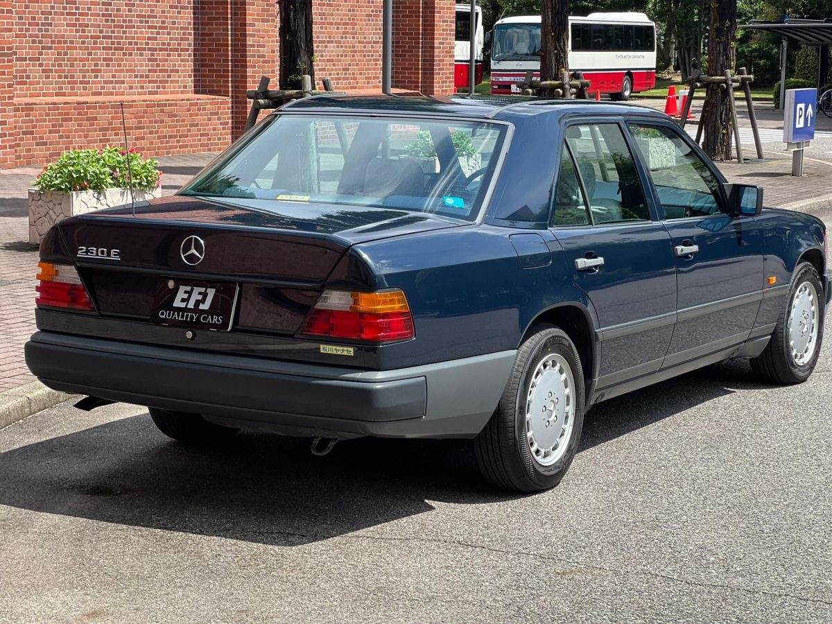 1988 Mercedes Benz 230E — Photo 5 / 29