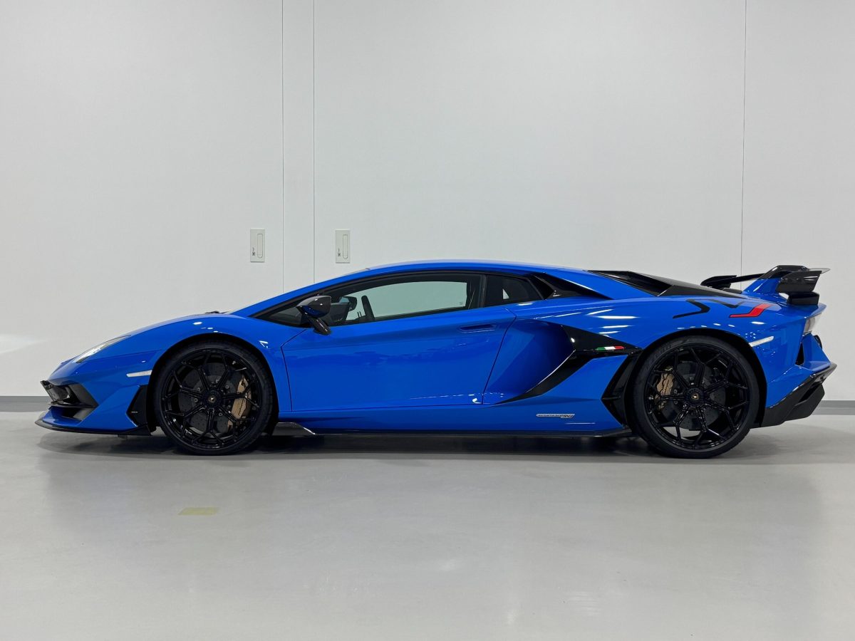 2019 Lamborghini Aventador SVJ — Photo 3 / 21