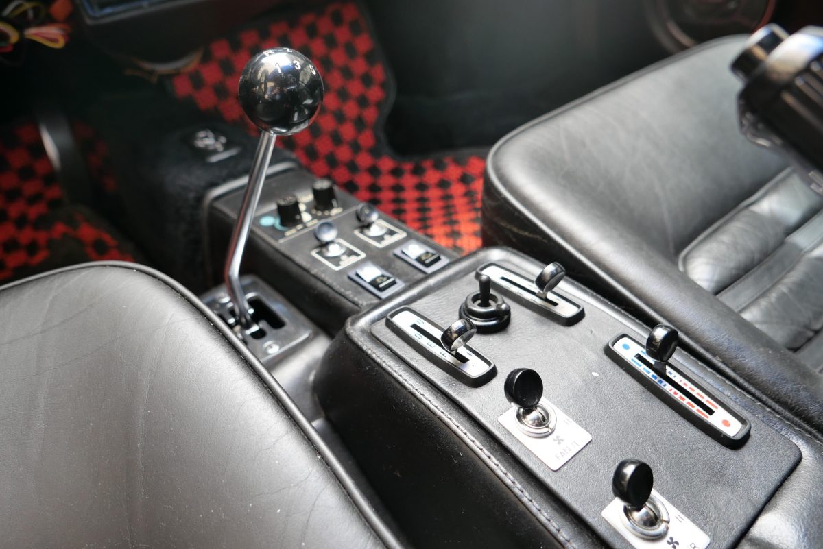 1983 Ferrari 512 BBi — Photo 10 / 39