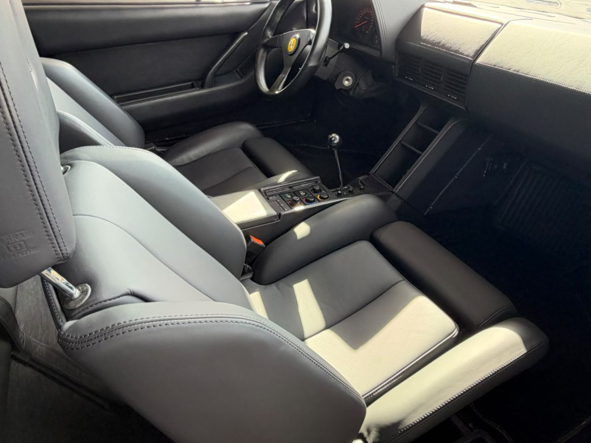 1988 Ferrari Testarossa — Photo 10 / 19