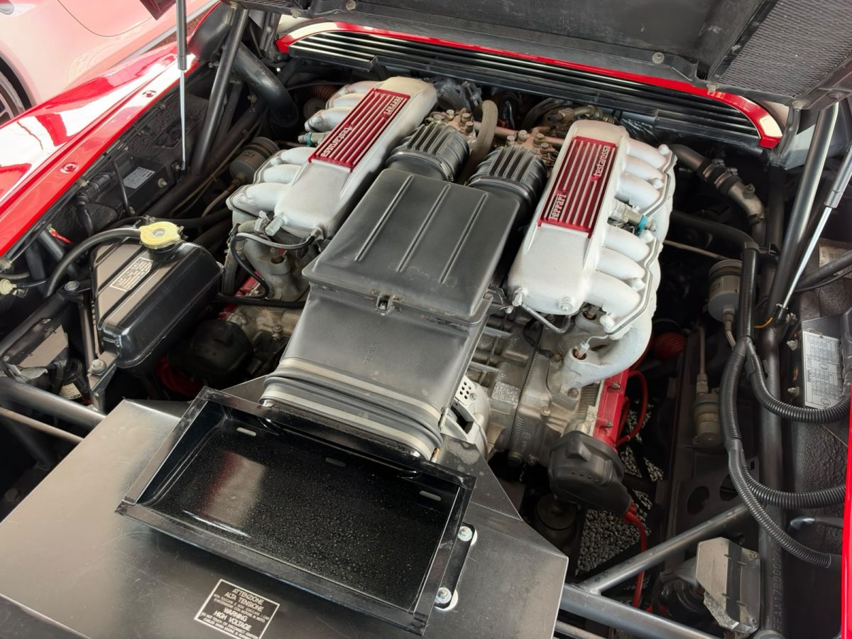 1988 Ferrari Testarossa — Photo 14 / 19