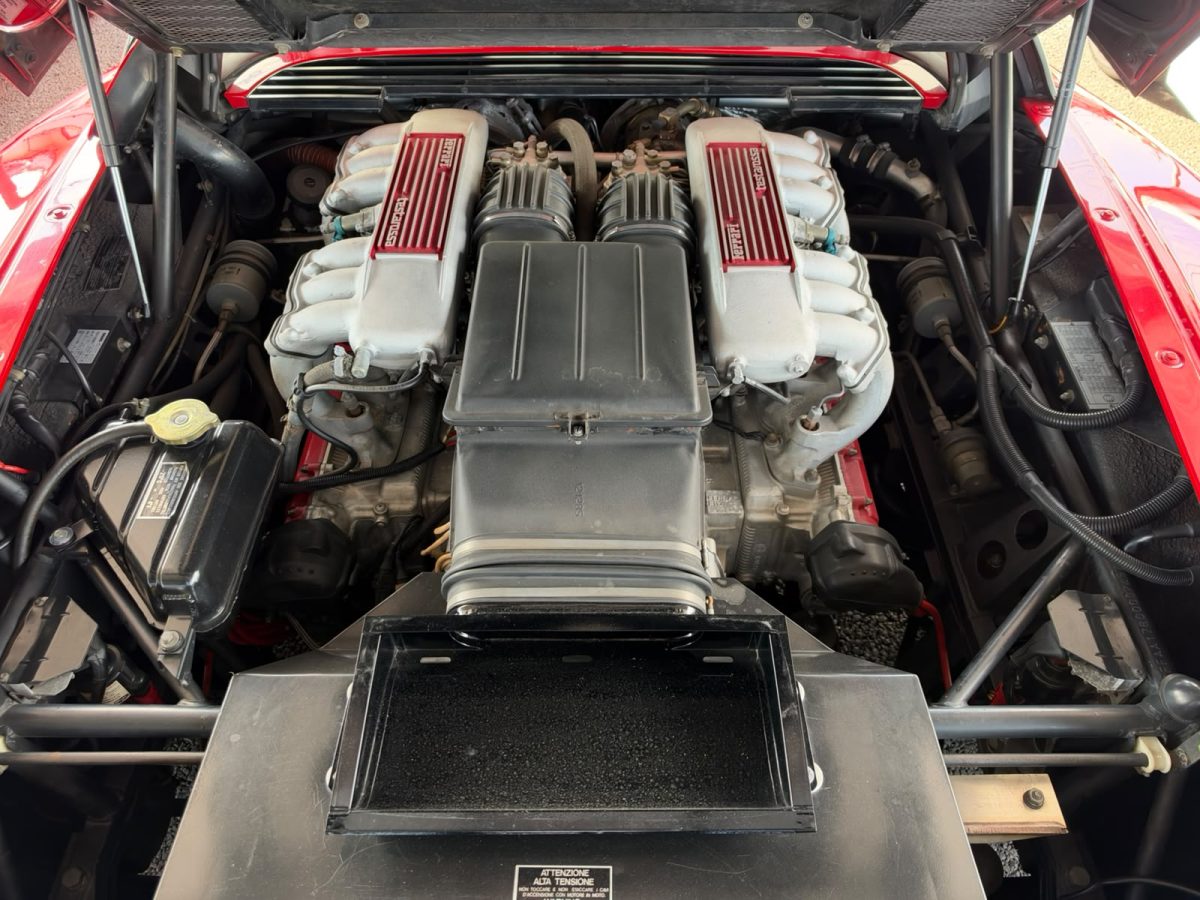 1988 Ferrari Testarossa — Photo 15 / 19