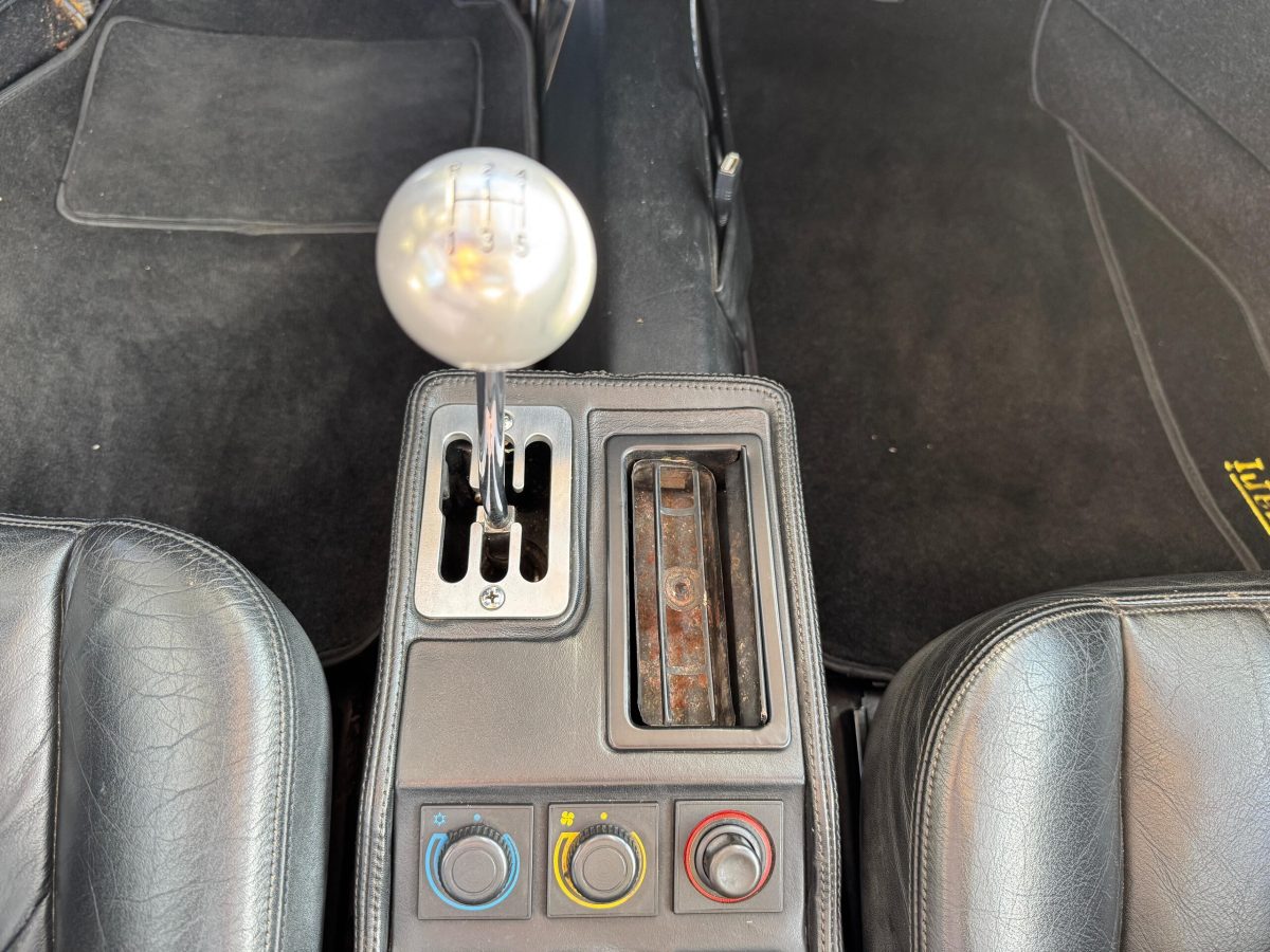1990 Ferrari 328GTS — Photo 10 / 66