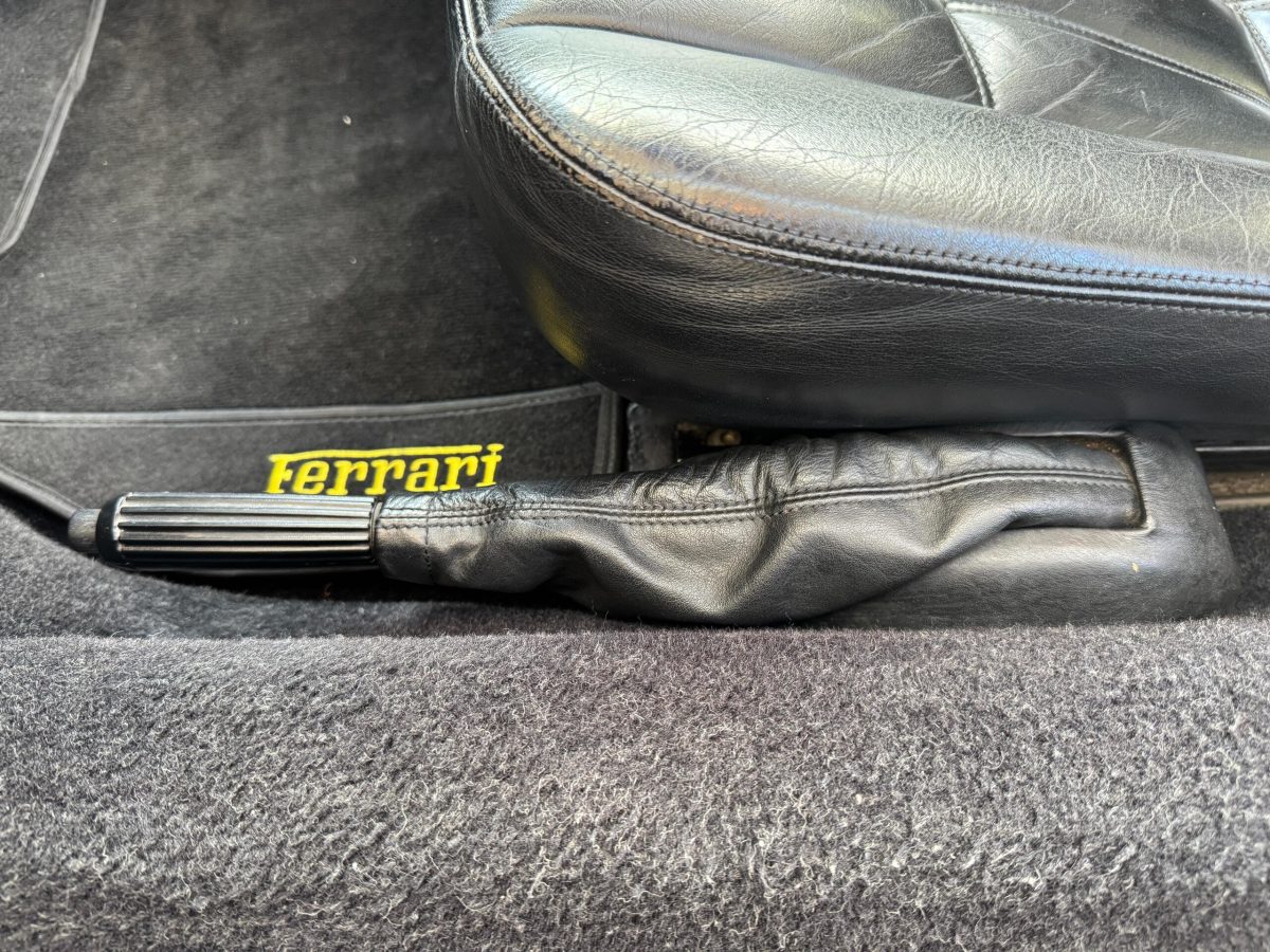 1990 Ferrari 328GTS — Photo 16 / 66