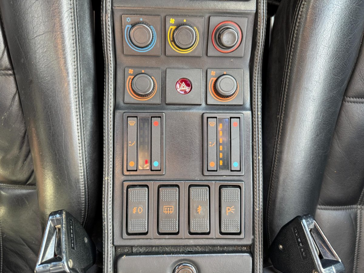 1990 Ferrari 328GTS — Photo 24 / 66