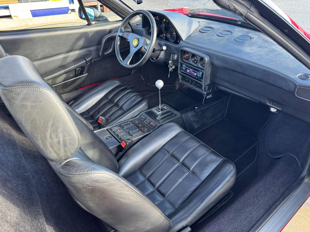 1990 Ferrari 328GTS — Photo 27 / 66