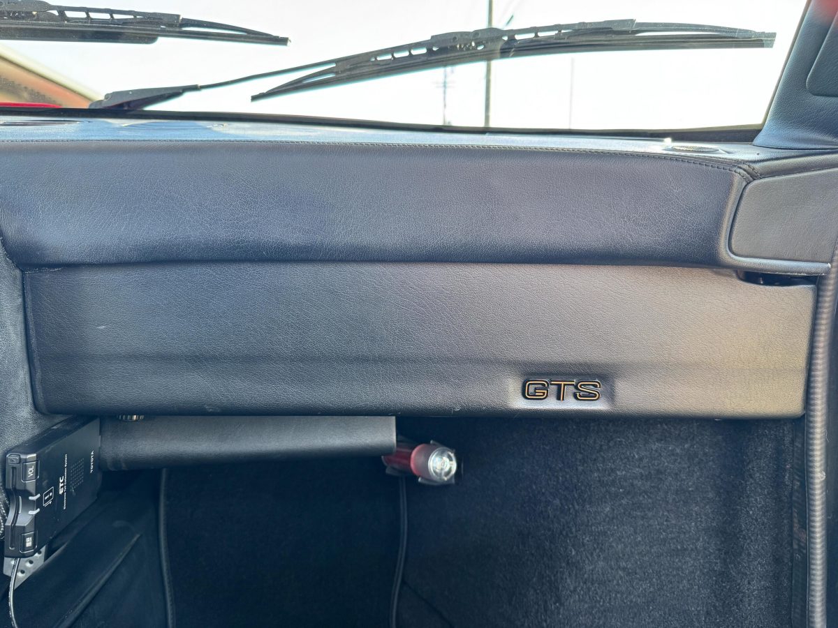 1990 Ferrari 328GTS — Photo 28 / 66