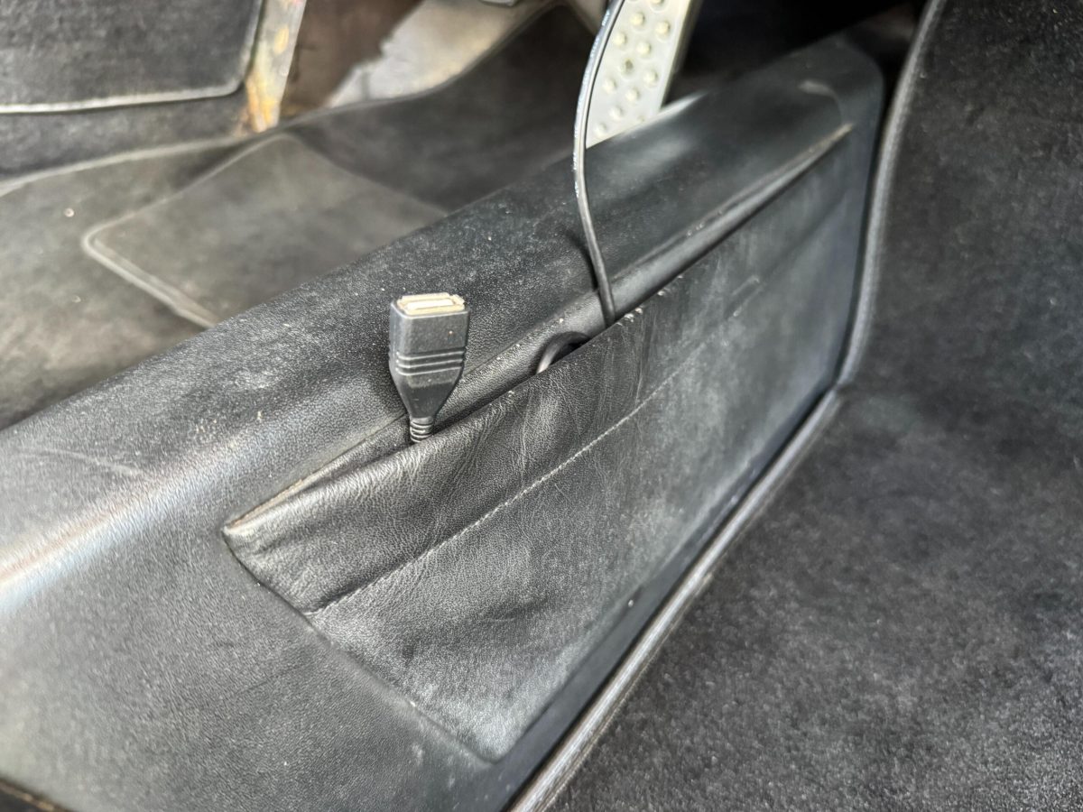 1990 Ferrari 328GTS — Photo 29 / 66