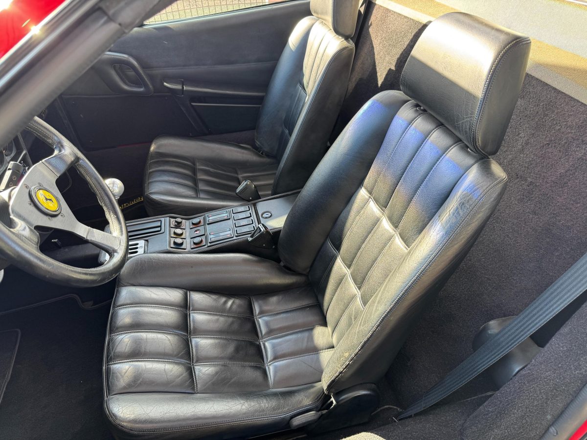 1990 Ferrari 328GTS — Photo 37 / 66