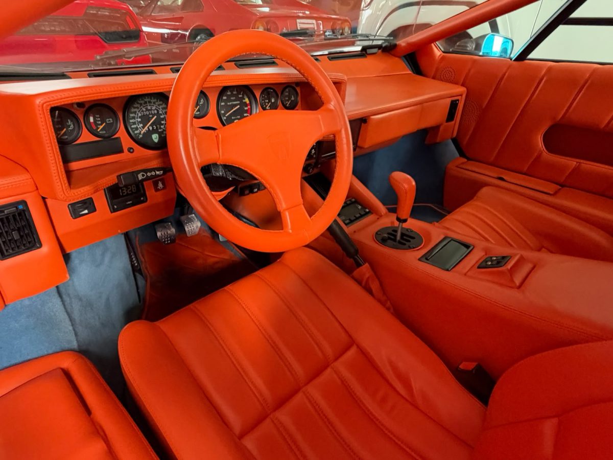 1990 Lamborghini Countach Anniversary Edition — Photo 6 / 15