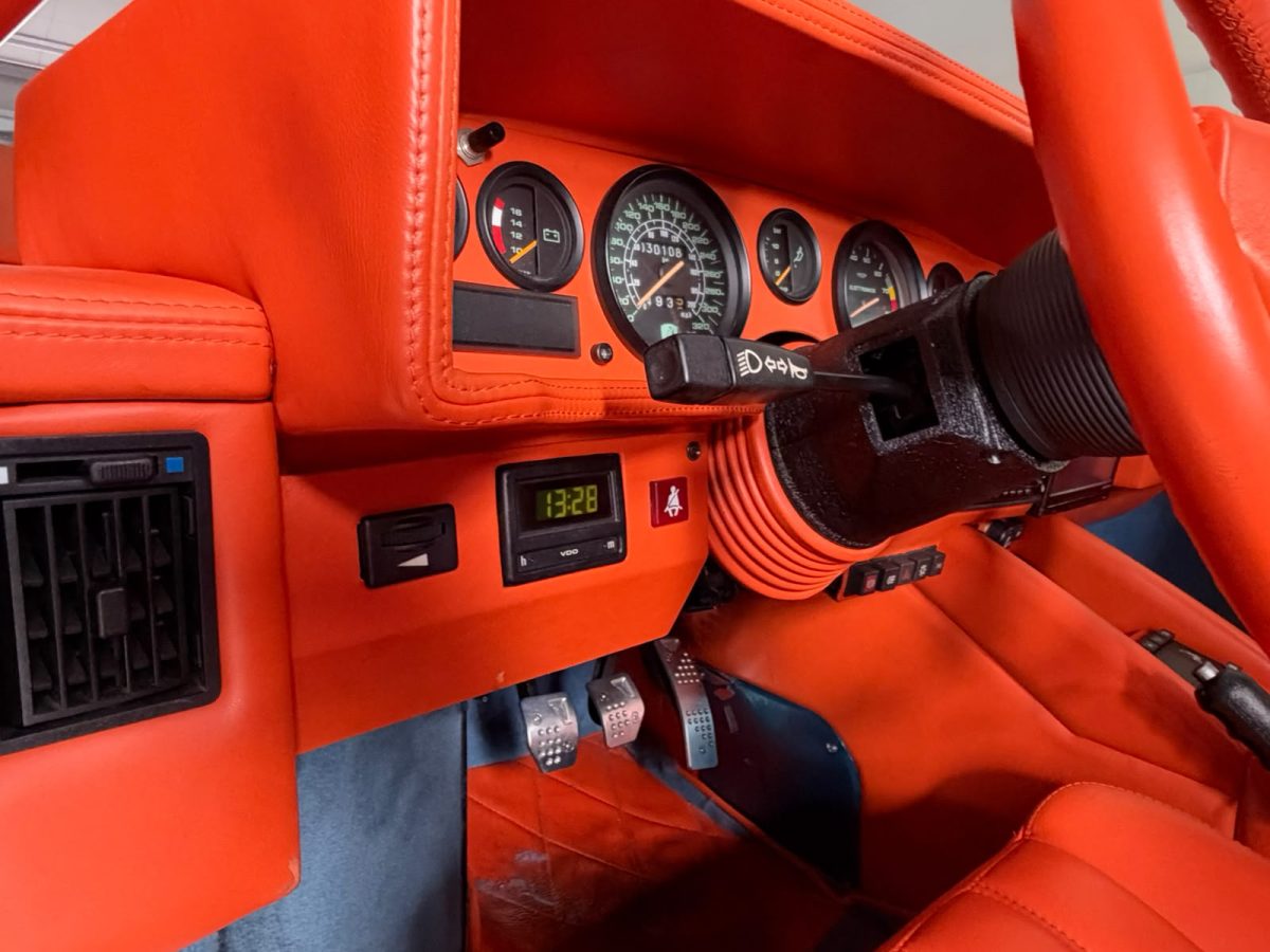 1990 Lamborghini Countach Anniversary Edition — Photo 7 / 15