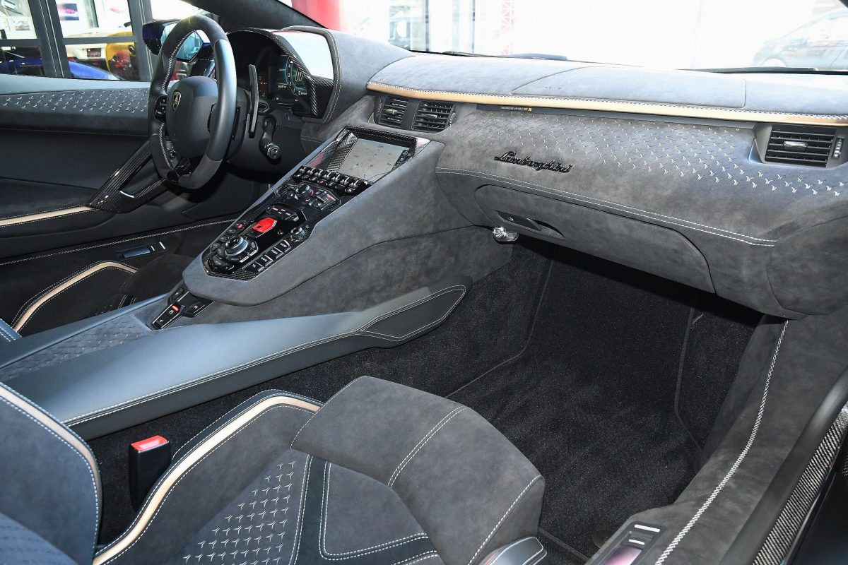 2022 Lamborghini Aventador Roadster LP780-4 Ultimae — Photo 6 / 55