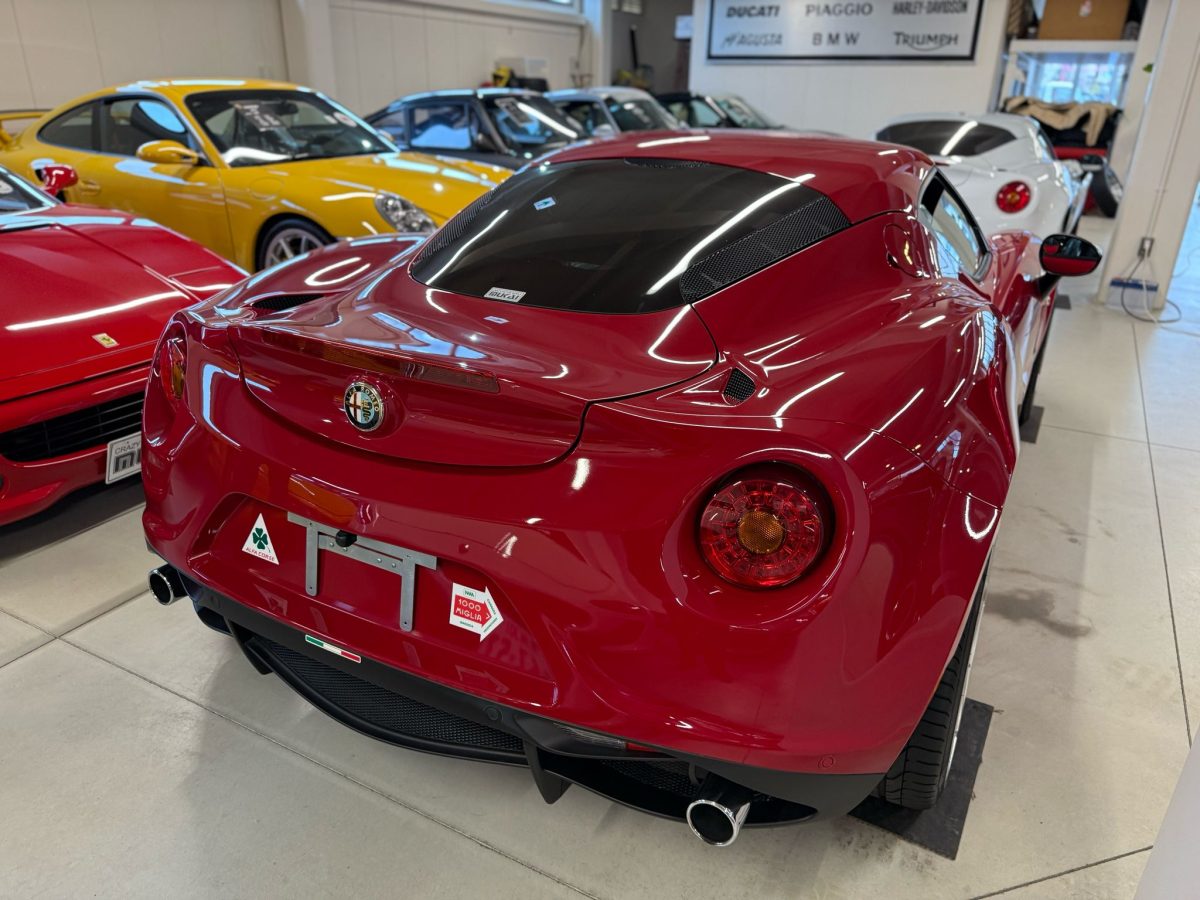 2016 Alfa Romeo 4C — Photo 3 / 5