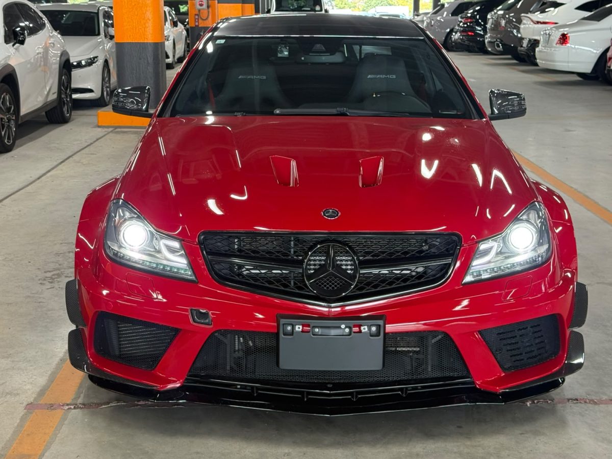 2012 Mercedes Benz C63 AMG Black Series — Photo 2 / 12