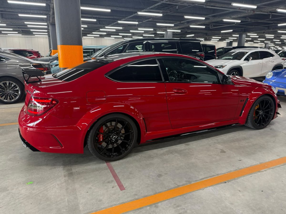 2012 Mercedes Benz C63 AMG Black Series — Photo 3 / 12