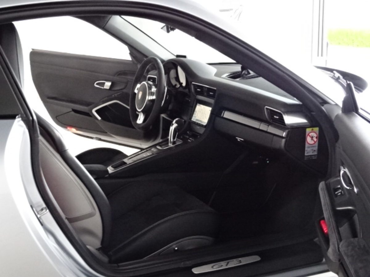 2015 Porsche 911 GT3 — Photo 19 / 74