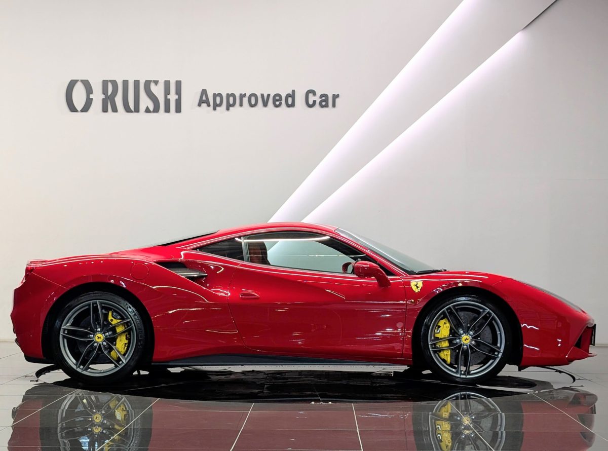 2016 Ferrari 488GTB — Photo 2 / 39