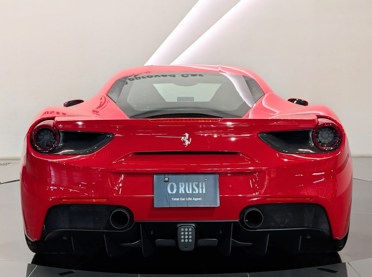 2016 Ferrari 488GTB — Photo 4 / 39