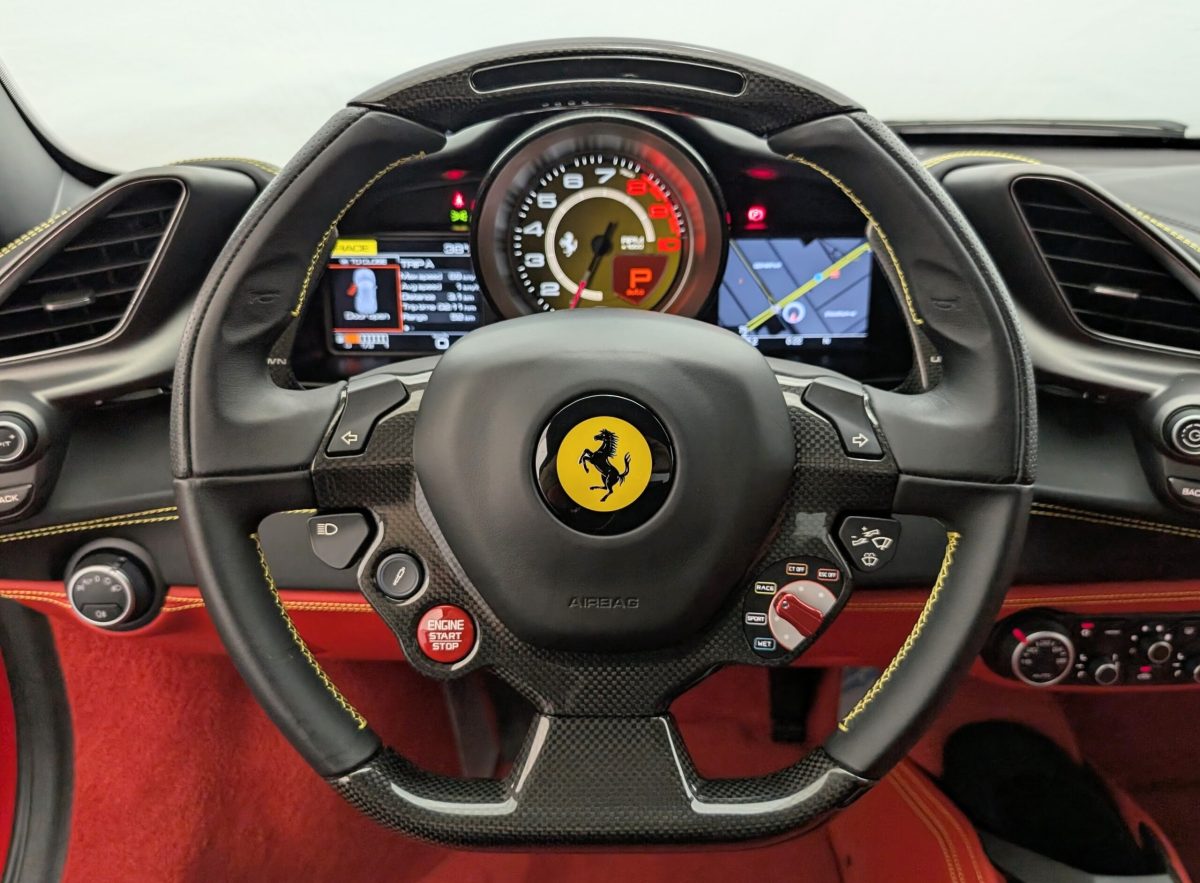 2016 Ferrari 488GTB — Photo 9 / 39