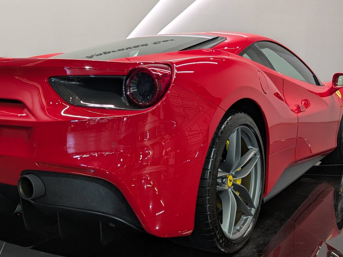 2016 Ferrari 488GTB — Photo 13 / 39