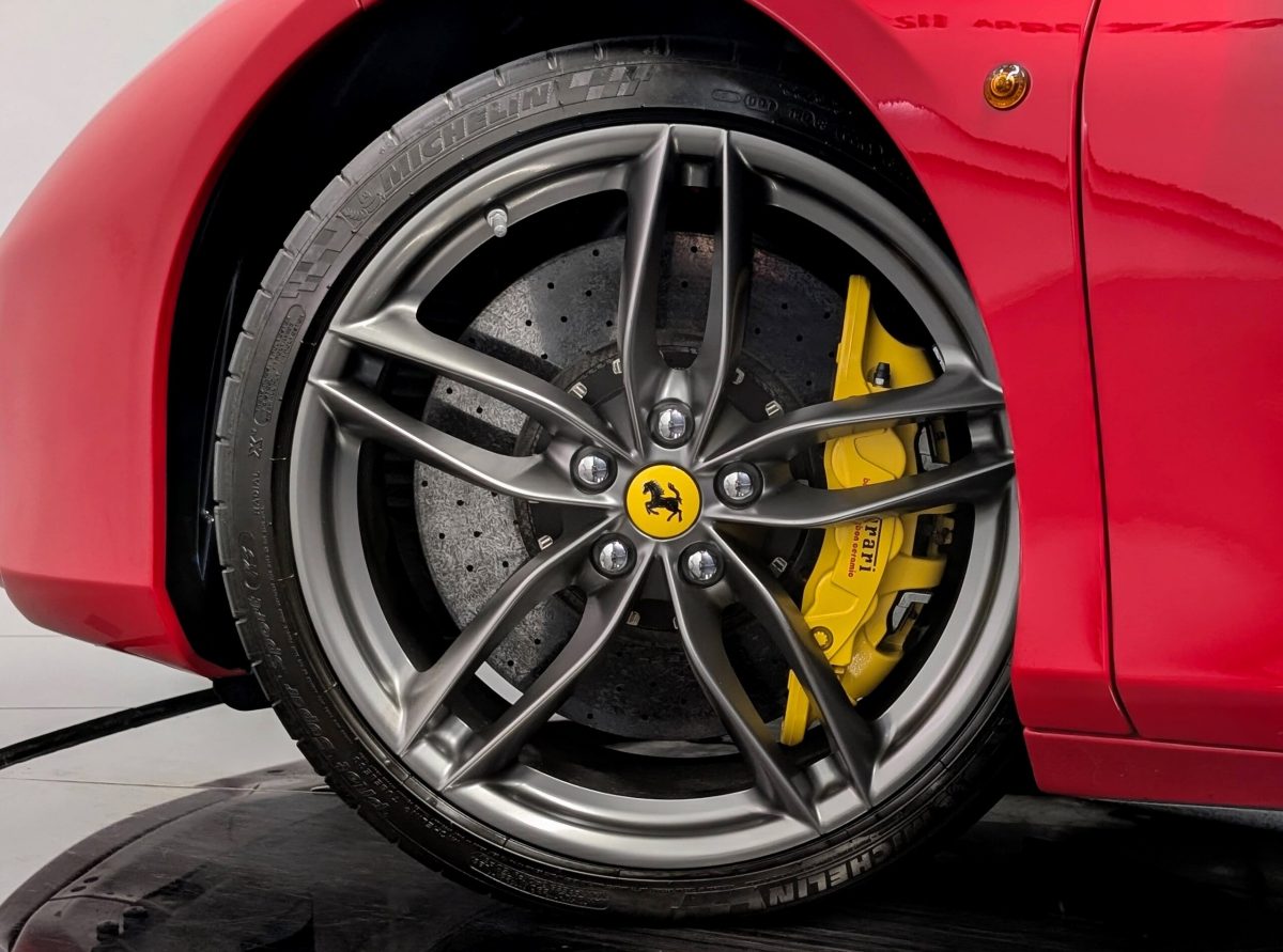 2016 Ferrari 488GTB — Photo 14 / 39