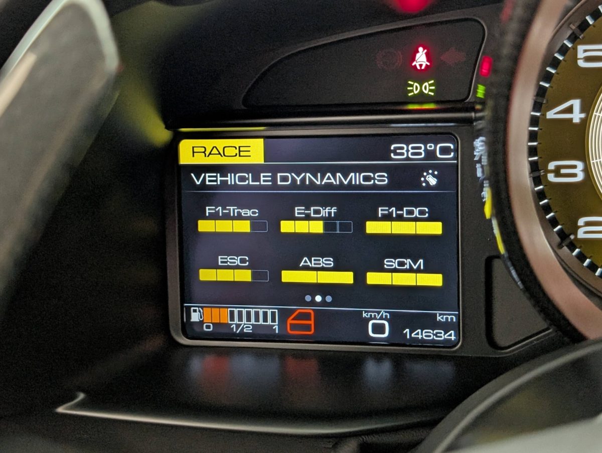 2016 Ferrari 488GTB — Photo 21 / 39