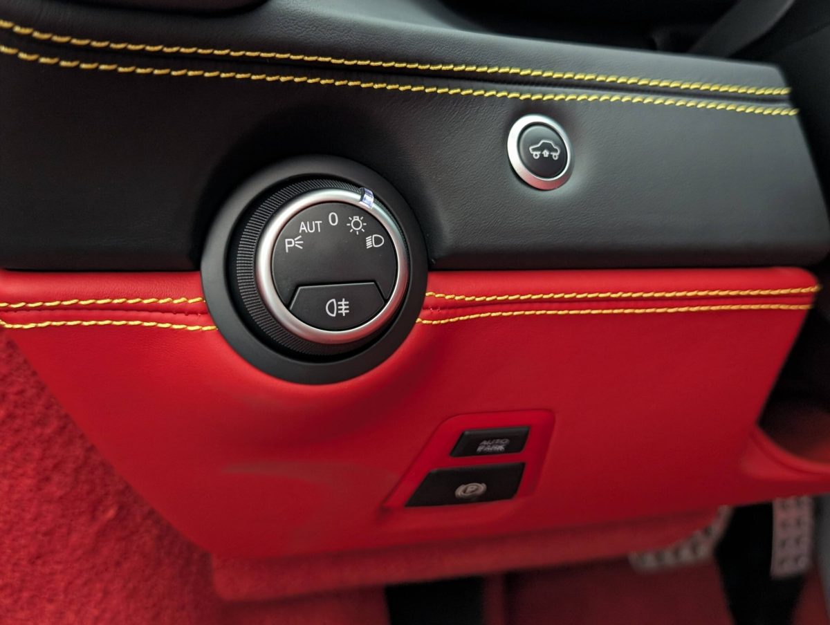 2016 Ferrari 488GTB — Photo 28 / 39