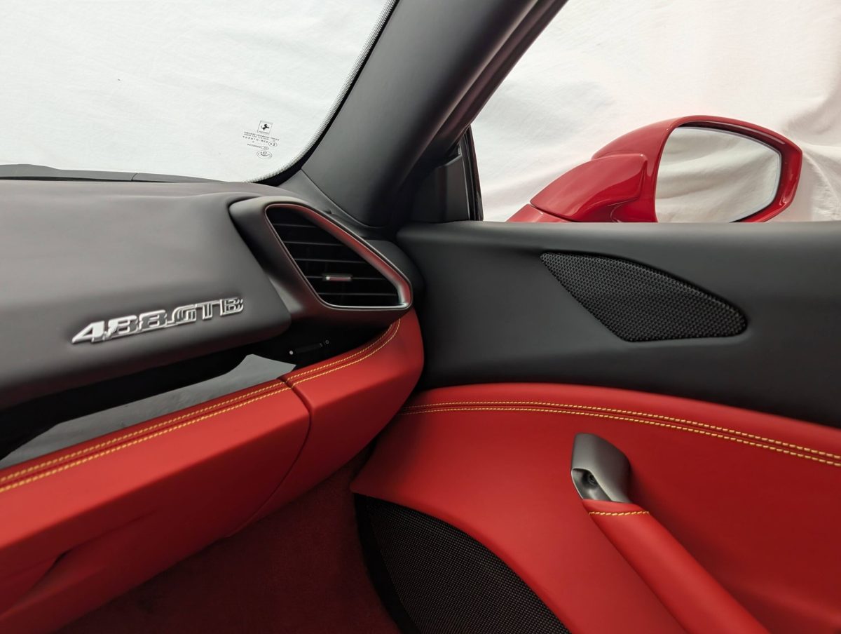2016 Ferrari 488GTB — Photo 31 / 39