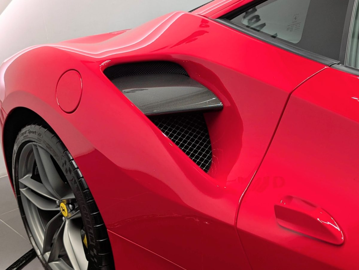 2016 Ferrari 488GTB — Photo 34 / 39