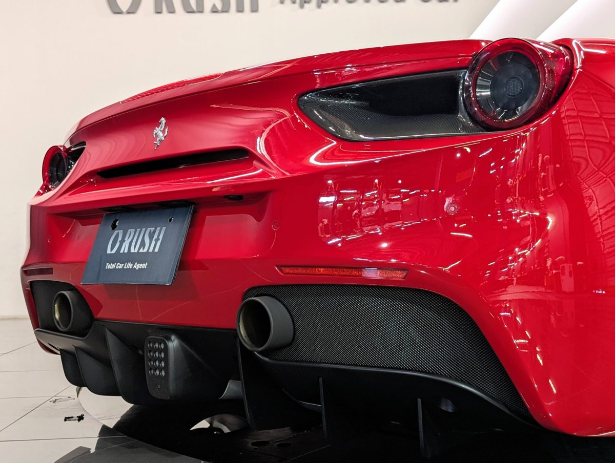 2016 Ferrari 488GTB — Photo 35 / 39