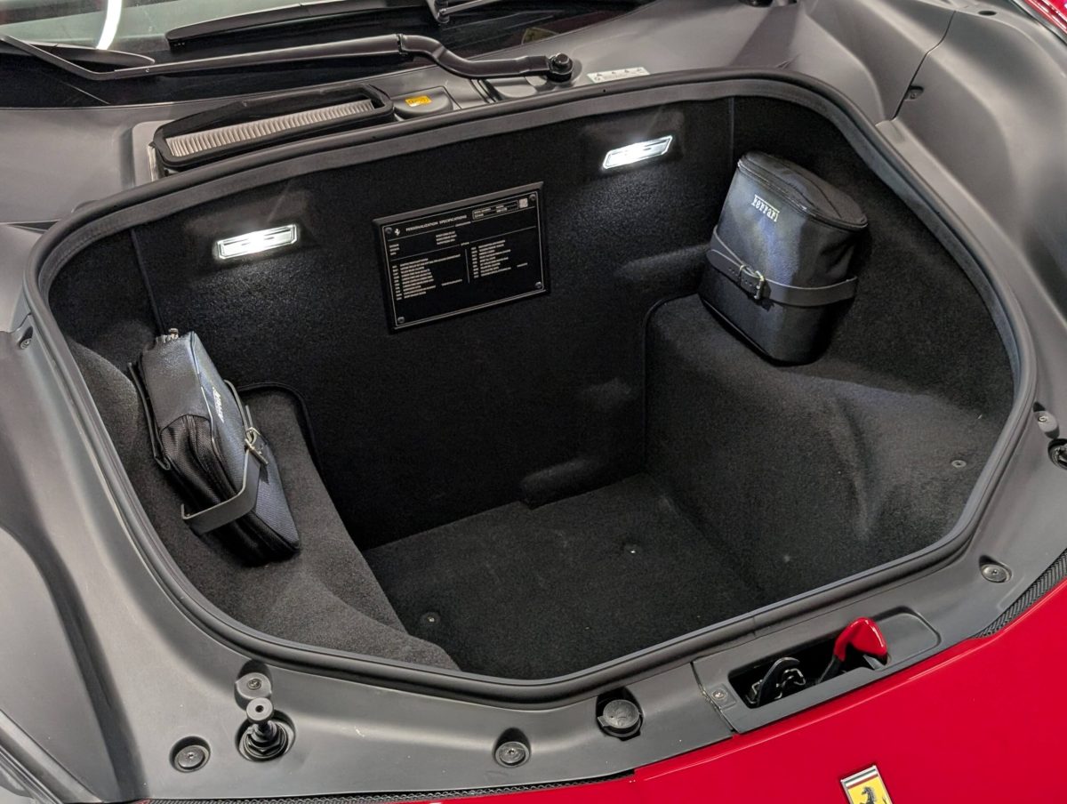 2016 Ferrari 488GTB — Photo 38 / 39