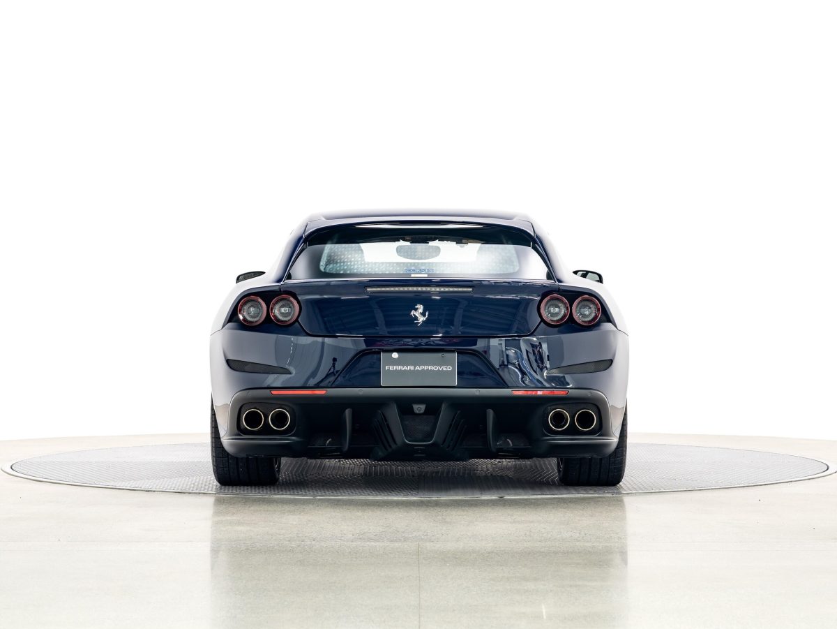 2017 Ferrari GTC4Lusso — Photo 5 / 30