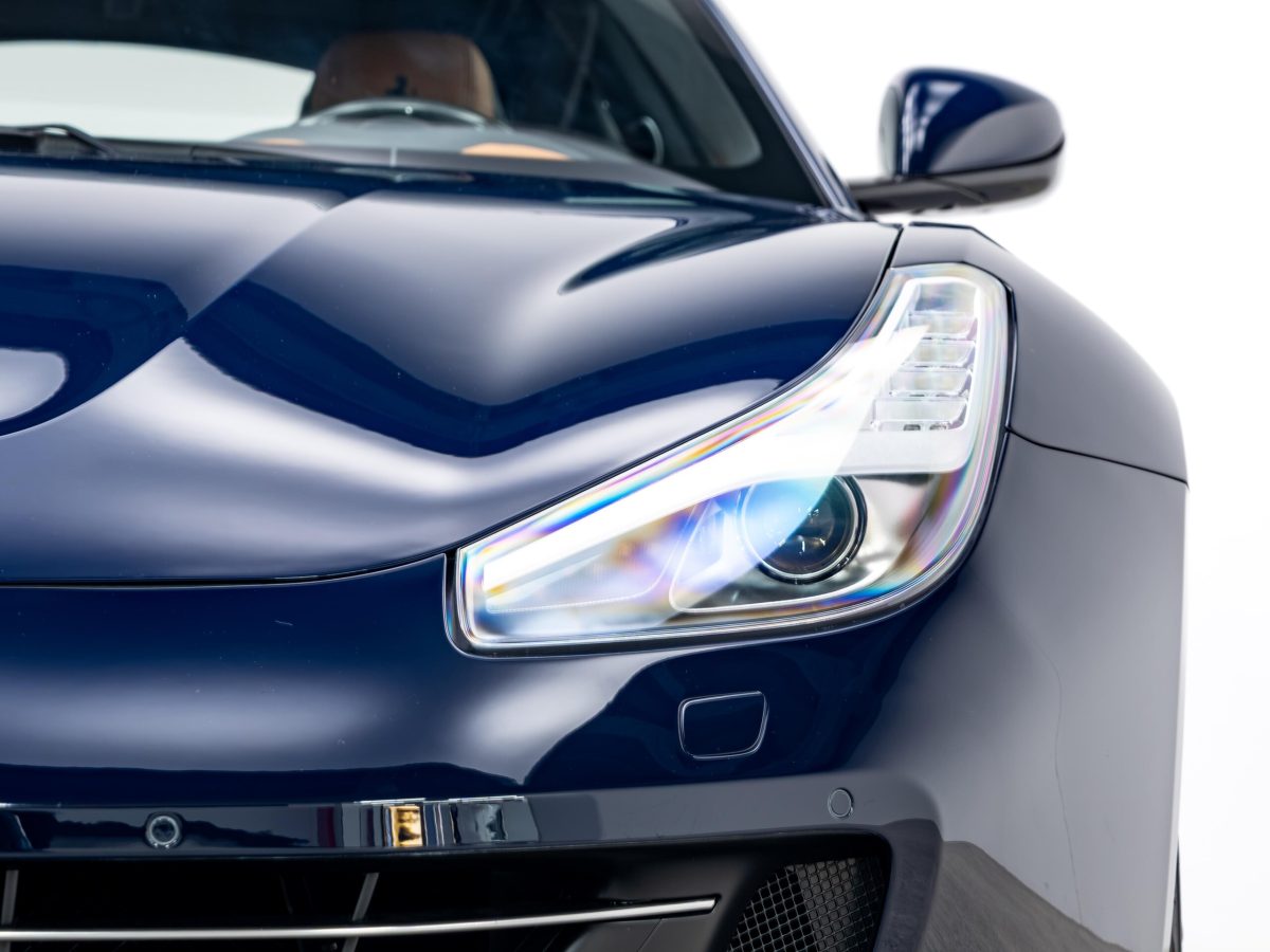 2017 Ferrari GTC4Lusso — Photo 19 / 30