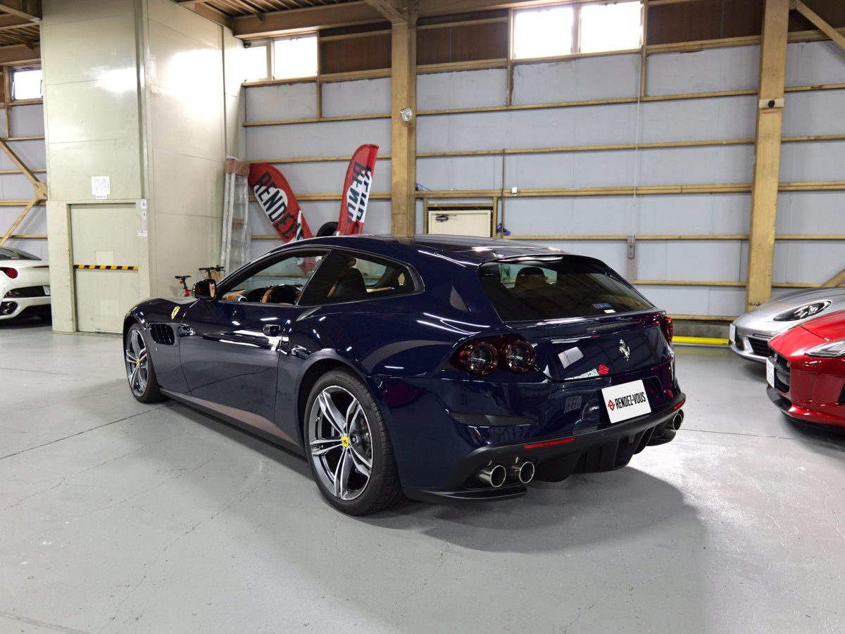 2017 Ferrari GTC4Lusso — Photo 2 / 8