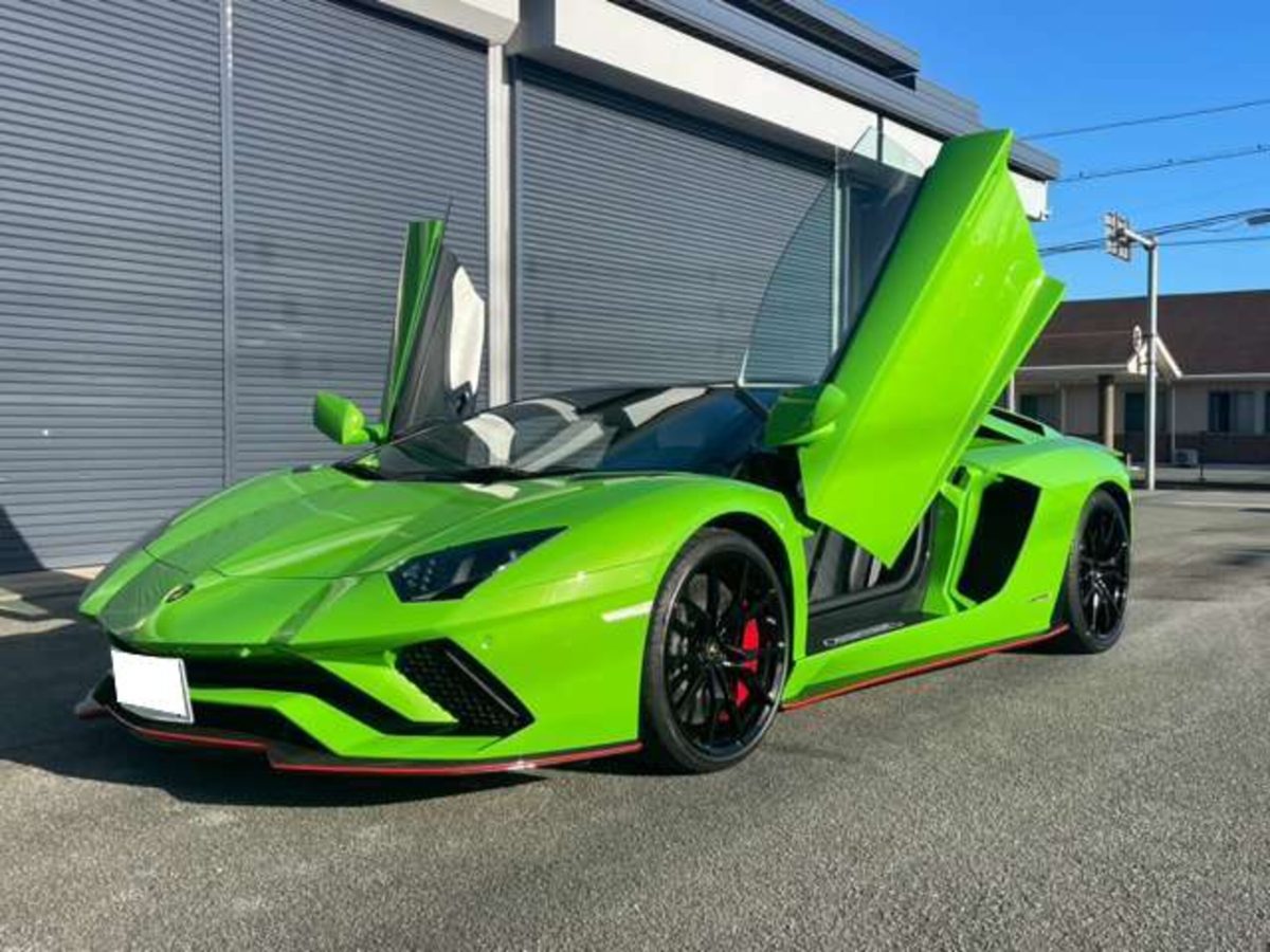2019 Lamborghini Aventador Roadster S — Photo 2 / 57