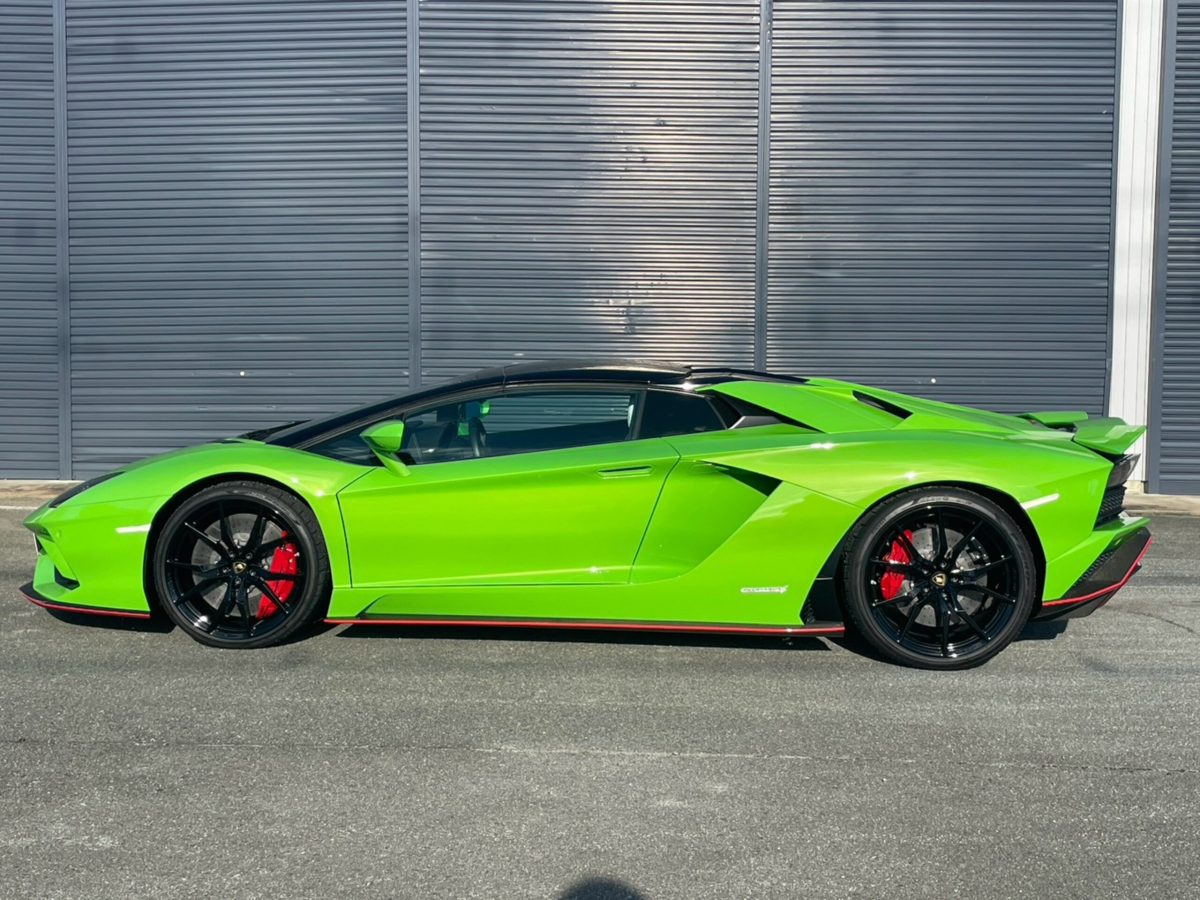 2019 Lamborghini Aventador Roadster S — Photo 3 / 57