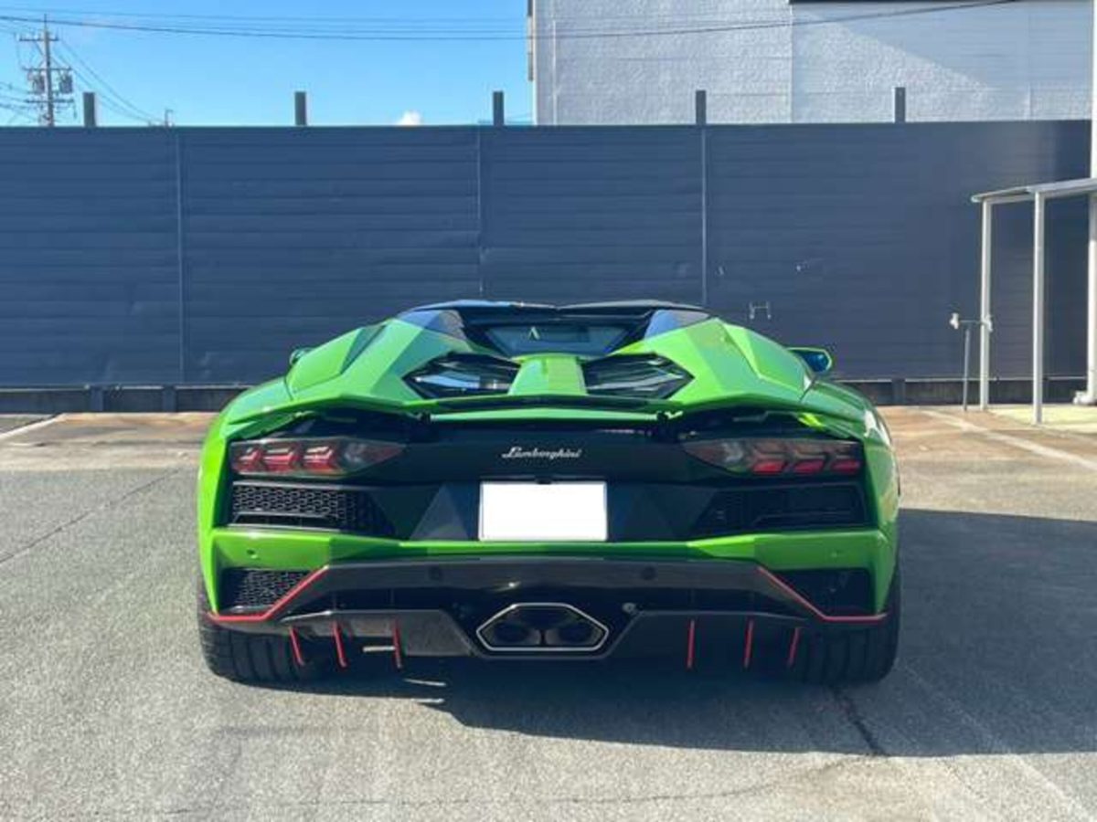 2019 Lamborghini Aventador Roadster S — Photo 5 / 57