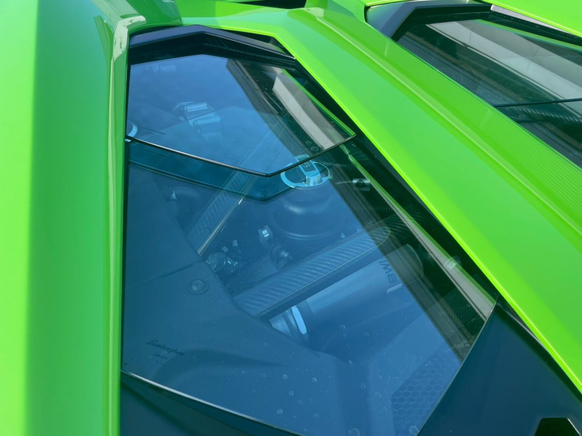 2019 Lamborghini Aventador Roadster S — Photo 14 / 57