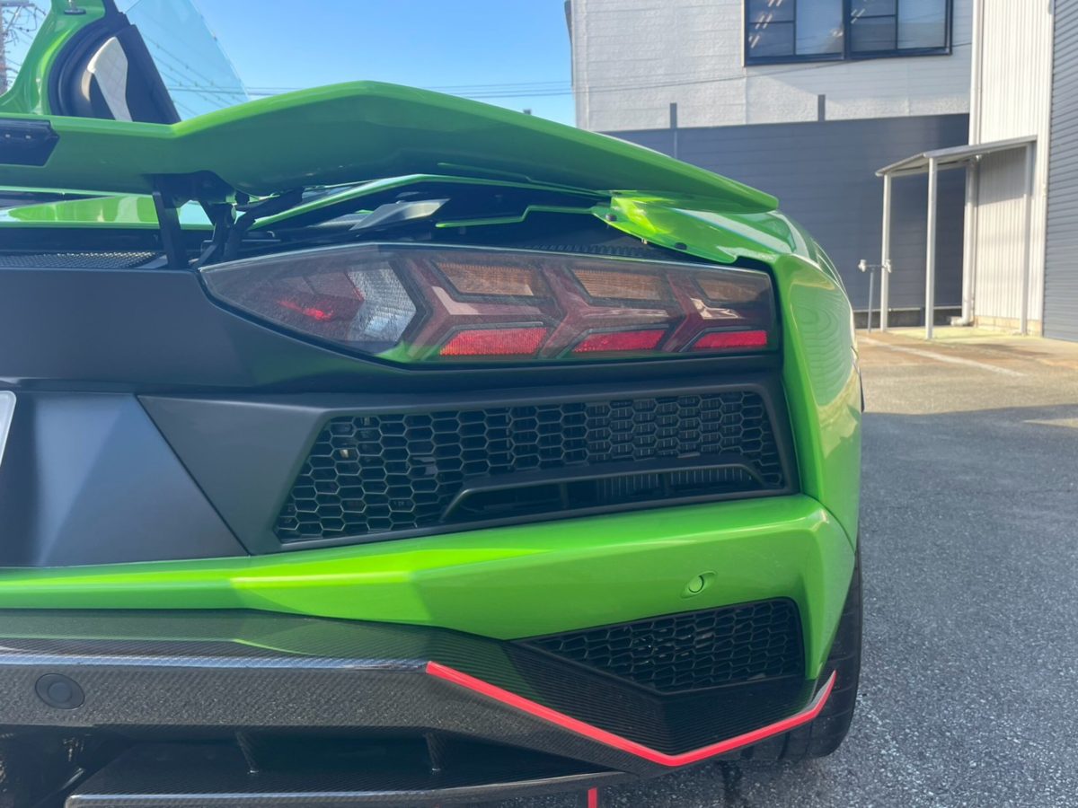 2019 Lamborghini Aventador Roadster S — Photo 16 / 57