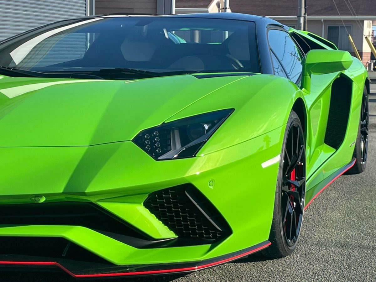 2019 Lamborghini Aventador Roadster S — Photo 17 / 57