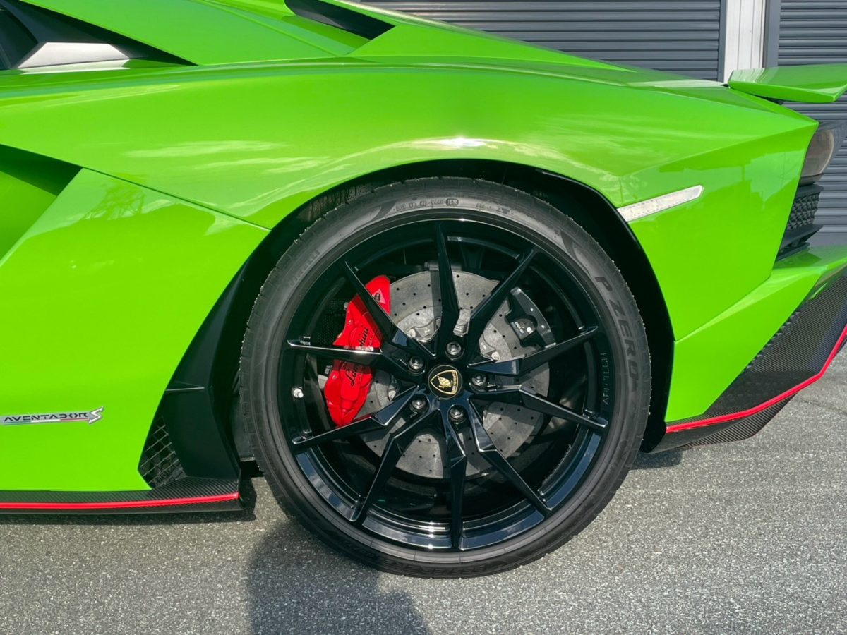 2019 Lamborghini Aventador Roadster S — Photo 21 / 57