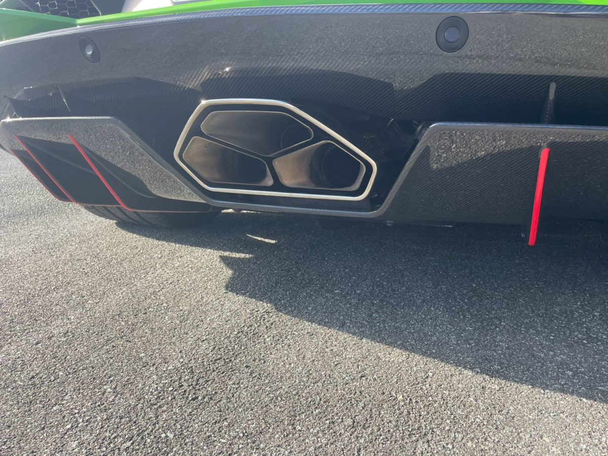 2019 Lamborghini Aventador Roadster S — Photo 24 / 57
