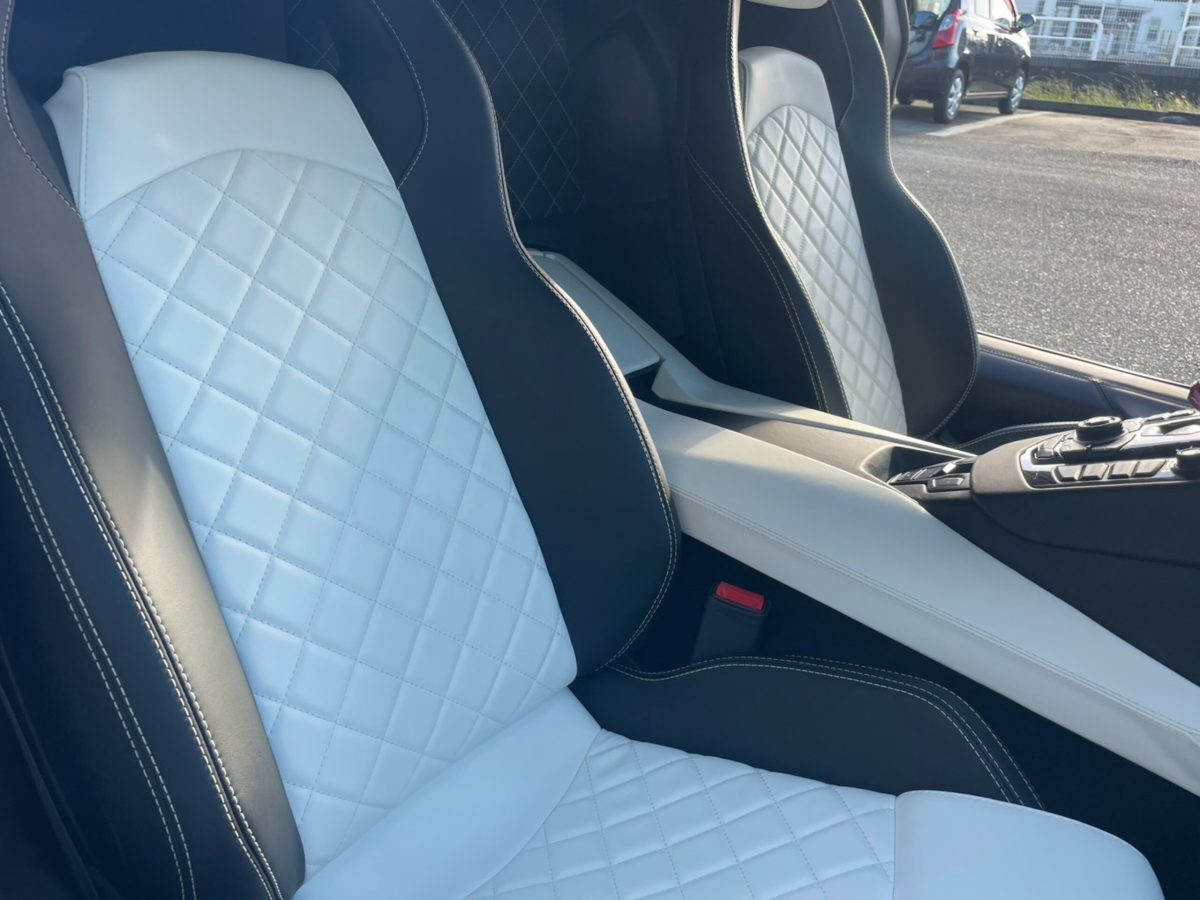 2019 Lamborghini Aventador Roadster S — Photo 25 / 57