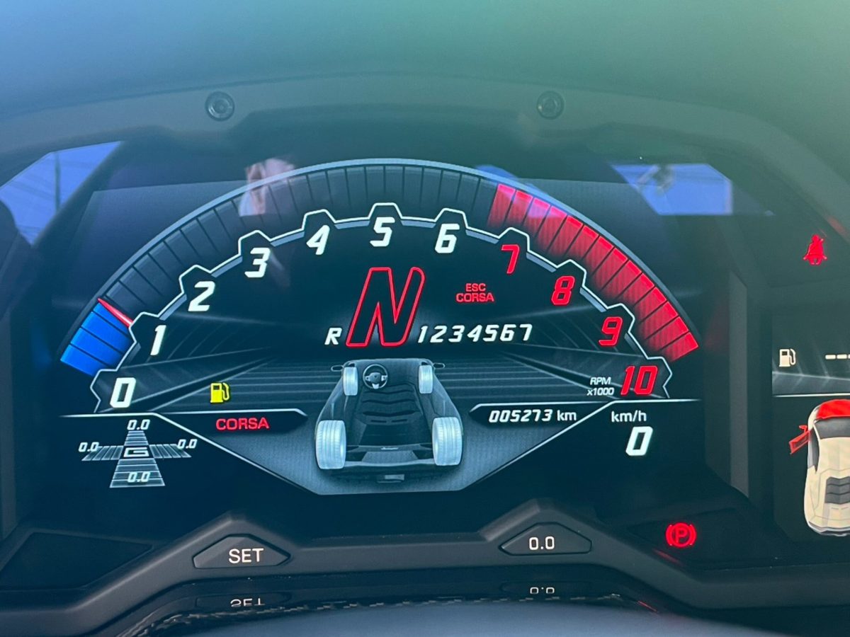 2019 Lamborghini Aventador Roadster S — Photo 26 / 57