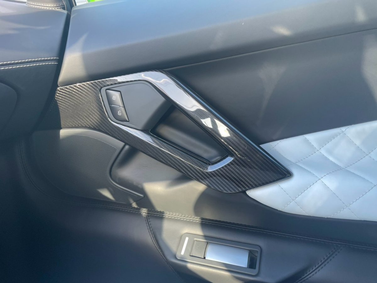 2019 Lamborghini Aventador Roadster S — Photo 28 / 57
