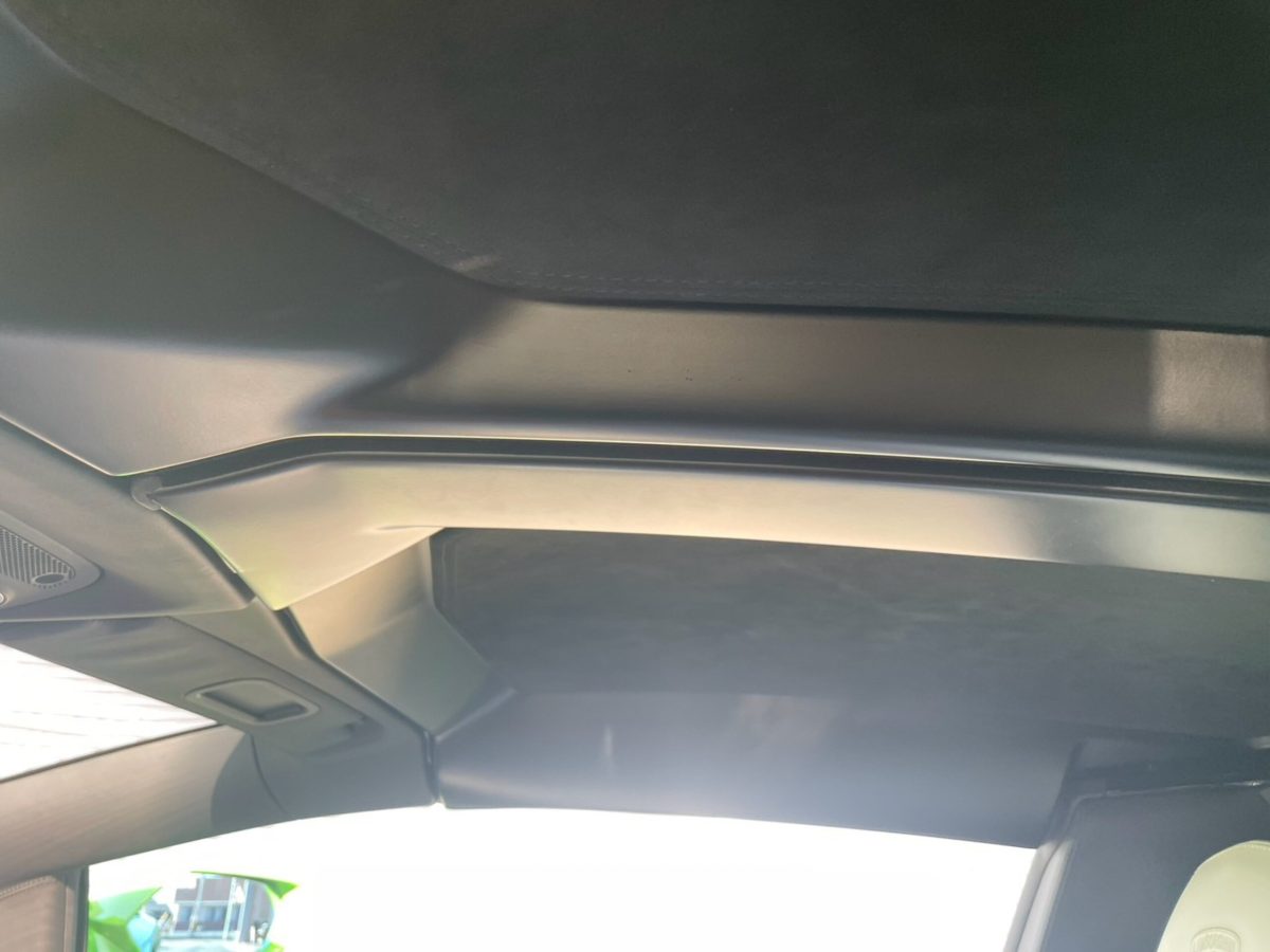 2019 Lamborghini Aventador Roadster S — Photo 37 / 57