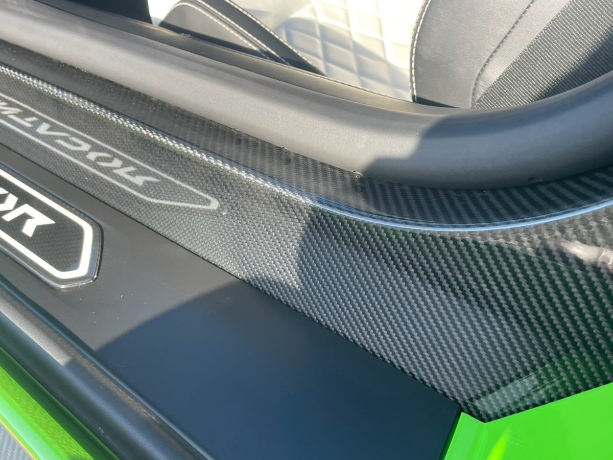 2019 Lamborghini Aventador Roadster S — Photo 38 / 57