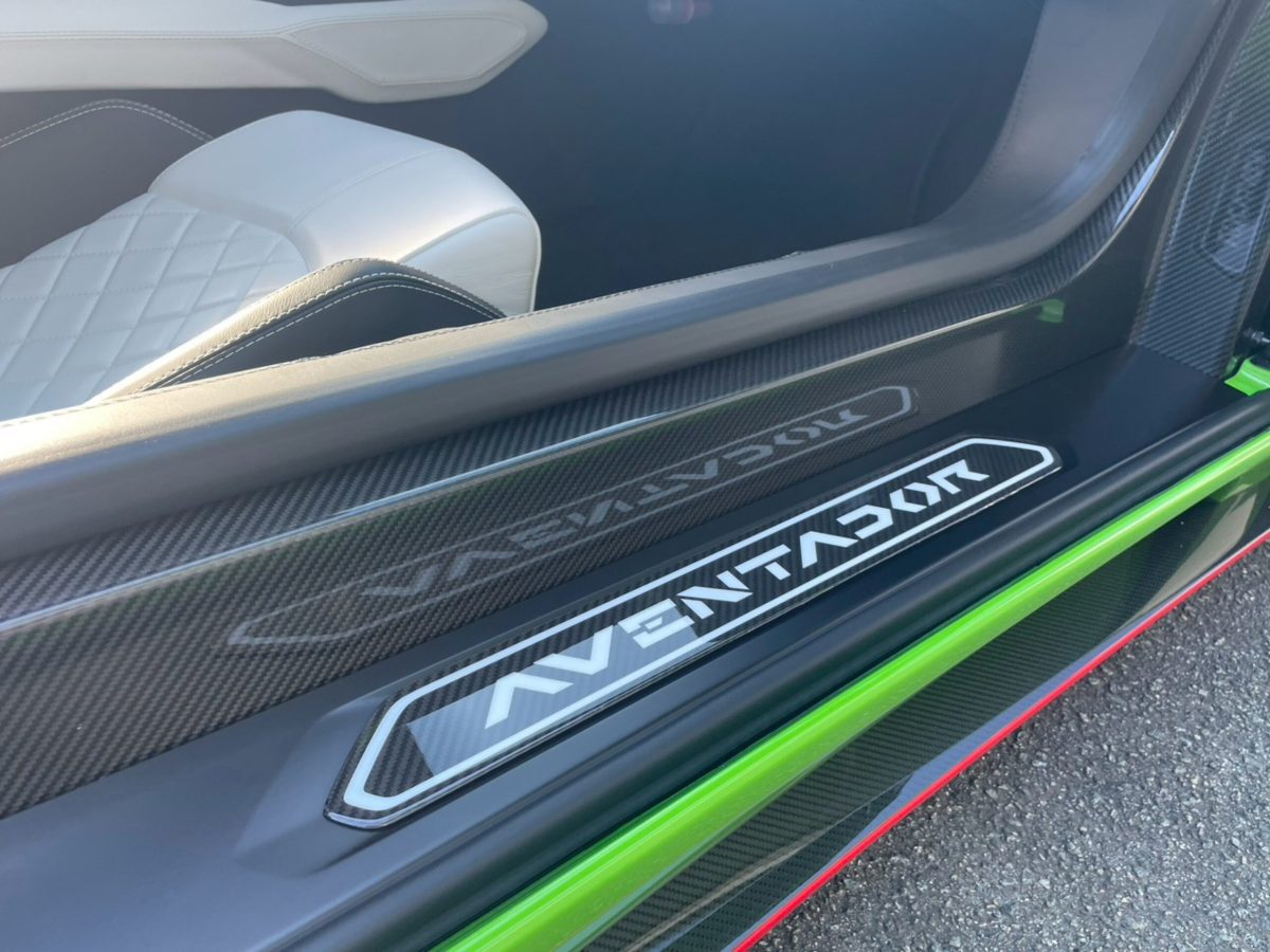 2019 Lamborghini Aventador Roadster S — Photo 50 / 57